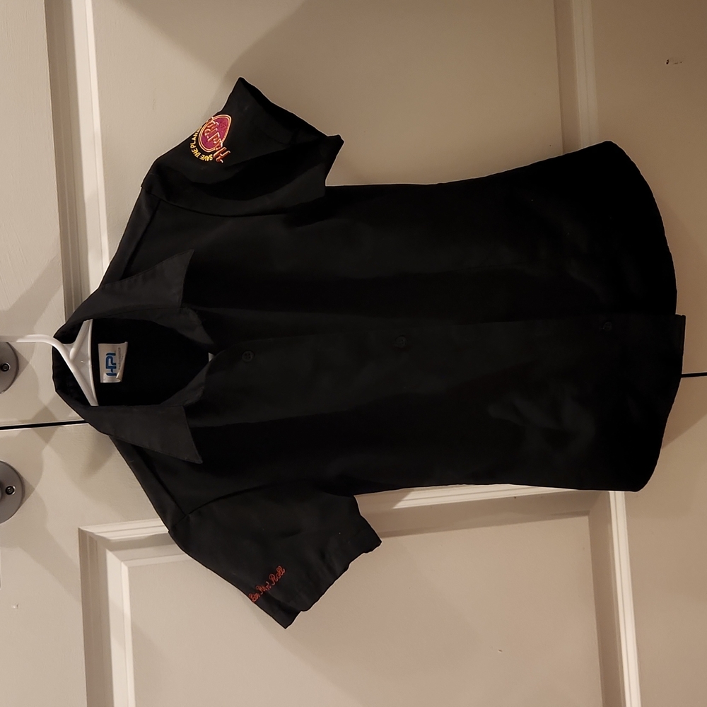 Hard rock button down short sleeve black shirt